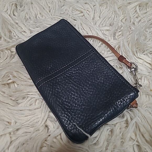COACH Chelsea Black Pebbled Leather Zip Wristlet Wallet 7 x 4.5 in. - Picture 5 of 9